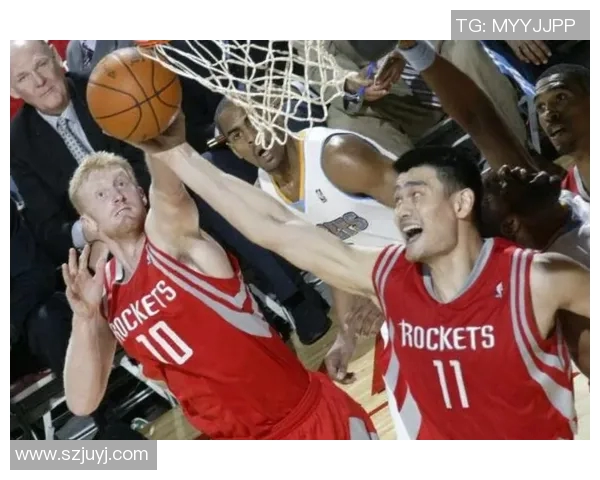 洛佩兹与姚明的巅峰对决：篮球巨星之间的精彩较量与传奇故事